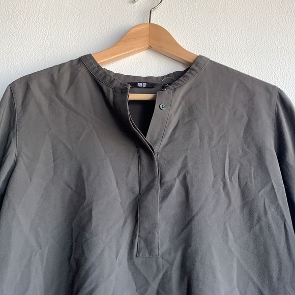 Light, airy green tunic perfect for summer! - Picture 3 of 3